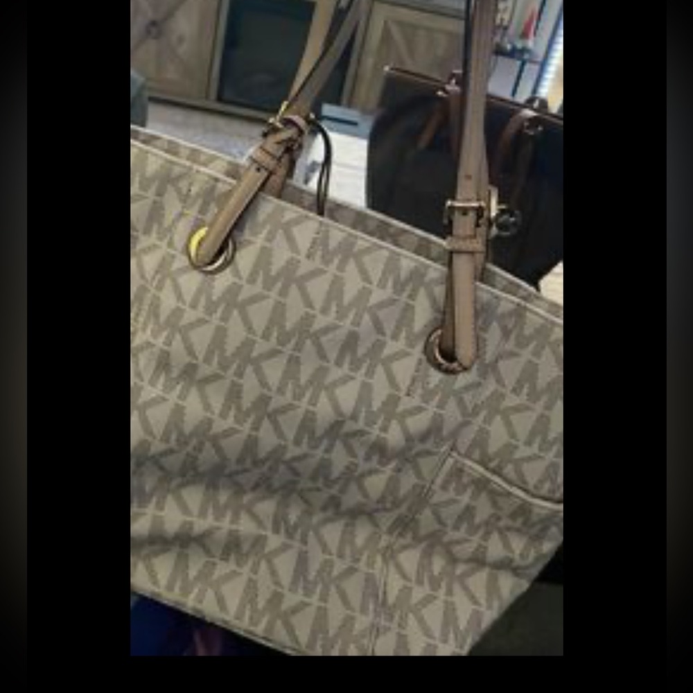 Michael kors purse